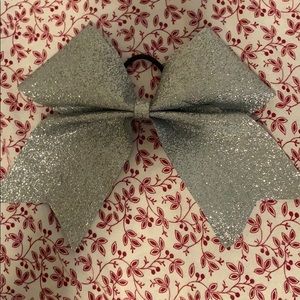 Cheer bow